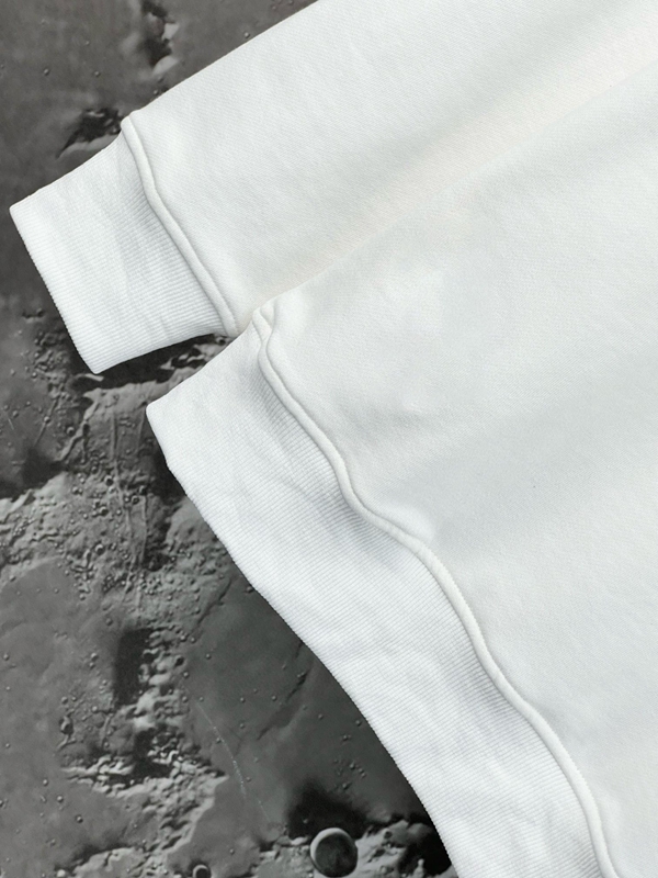 ブランドパーカー側面デザイン